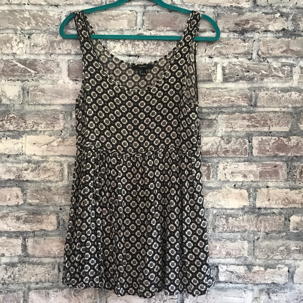 Cute casual dress or bathingsuit cover up. Nice flow to skirt, smoke & pet free